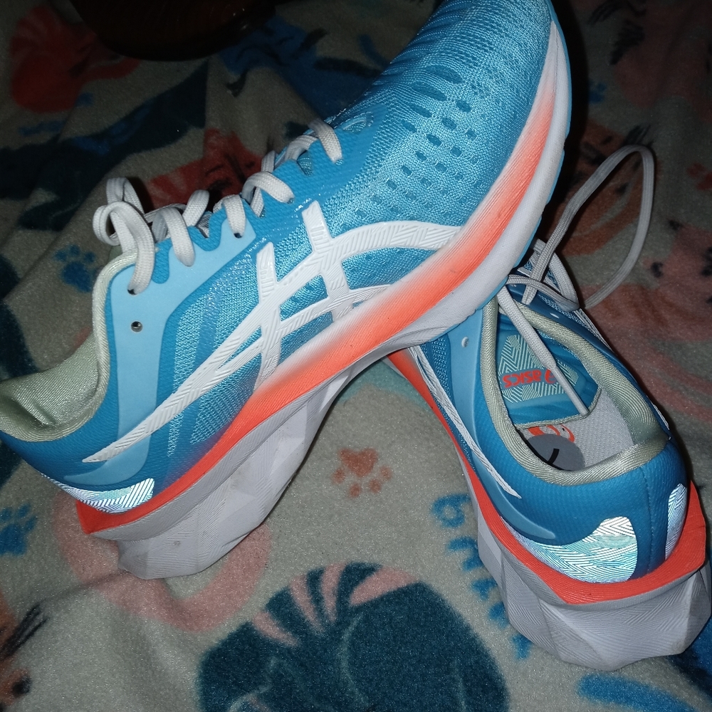 Acics shoes
